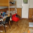 Fanča akceptovala bydlení v chatce pod podmínkou, že bude moci přes den na postel